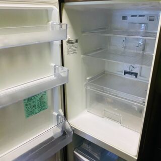 【消毒済み】ファミリー向け冷蔵庫 MITSUBISHI お洒落な木目調デザイン☆ MR-H26M-PWの画像