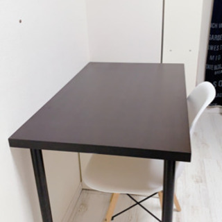 ◆IKEA◆デスク◆勉強机　机　ダークブラウン✖️ホワイト　パソコンデスク　ワークデスクの画像