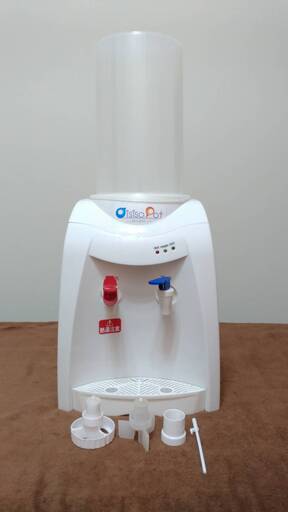 卓上ウォーターサーバー　市販の500mlペットボトルが使えます　引き取り限定！