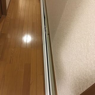 プロジェクタースクリーン 100インチワイド（4K・高解像度・フルハイビジョン・吊り下げ・天吊・壁掛け・ロール・スプリング・手動・16：9）の画像