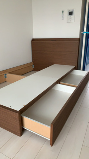 ニトリ　セミダブル　ベッドフレーム