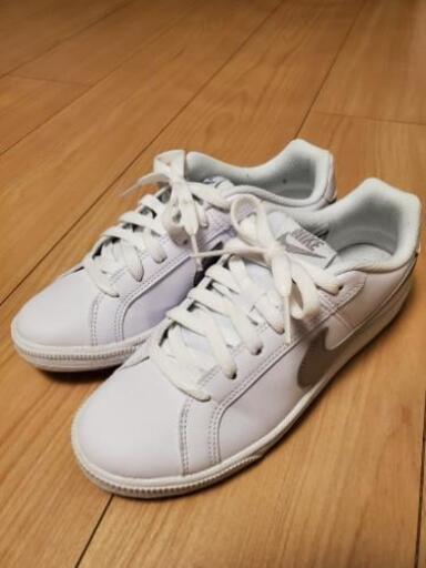 NIKE　スニーカー　23cm
