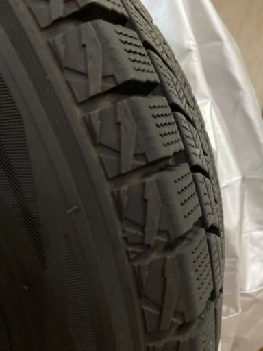 215/60R17 スタッドレスタイヤ(アルミ付き)4本