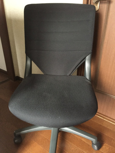 デスク 椅子セット  室内で使用しています