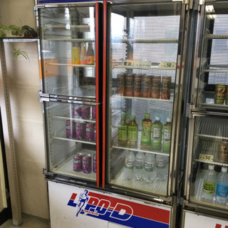 中古　冷蔵ショーケース　幅93　　奥行59　　高さ186　 （ｃｍ）　リポビタンD(青色系)   100V