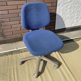 JM9314)《okamura》オフィスチェア 1脚 昇降式 中...