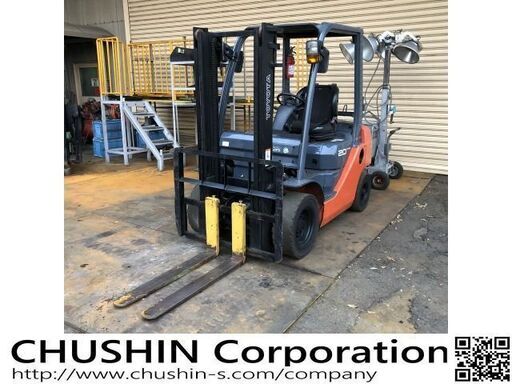 2トン　中古フォークリフト　エンジンフォークリフト　トヨタ