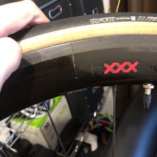 Bontrager ボントレガー Aeolus アイオロス XXX 4 TLR カーボン クリンチャー チューブレスレディ ホイールセット シマノ 11Sの画像