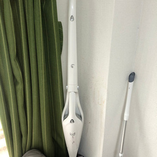 コードレス掃除機　充電器付きの画像