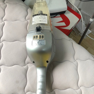 コードレス掃除機　充電器付き