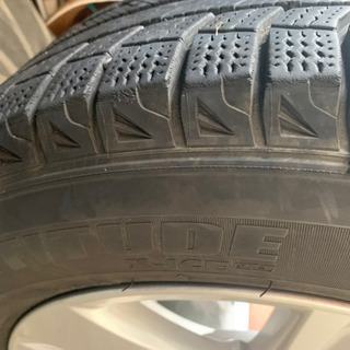 15000円。225/65R17スタッドレス＋トヨタ純正ホイール付（4本）。ハリアーにて使用。中古品。の画像