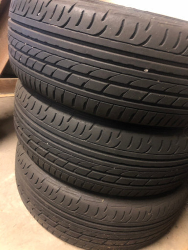 値下げしました！タイヤ215／60r17エクストレイル純正アルミホイールとタイヤ