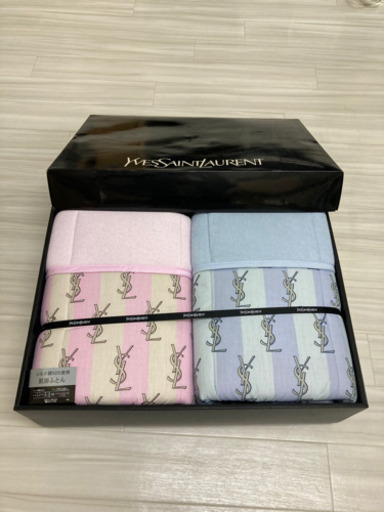 A0603 イブサンローラン　肌掛け布団2p