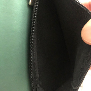１月末まで今の半額でお渡しします❗️緑色の折りたたみ財布15✖️10㎝(閉じてる状態)の画像