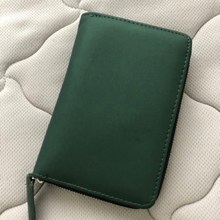 １月末まで今の半額でお渡しします❗️緑色の折りたたみ財布15✖️...