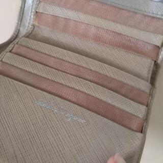 フェラガモ　財布　二つ折りの画像