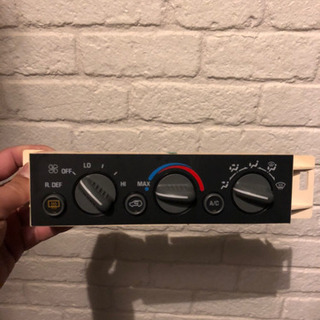 シボレー　タホ  純正　エアコン　スイッチ