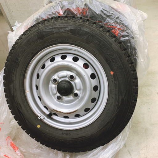 ダイハツ　軽自動車　スタッドレス。