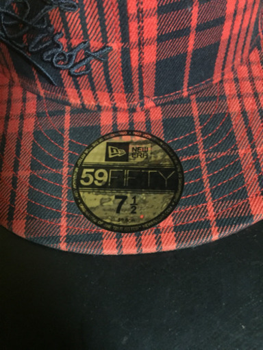 supremeとニューエラのキャップ