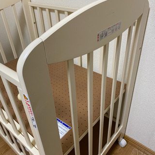 【美品】カトージ　KATOJI  ミニベビーベッド　ハイタイプ　(色プチバニラ)の画像