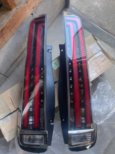 80 ノア　エスクァイア　後期　テールランプ