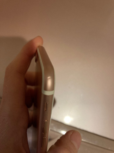 SIMロック解除済みiPhone7 ローズゴールド　128G