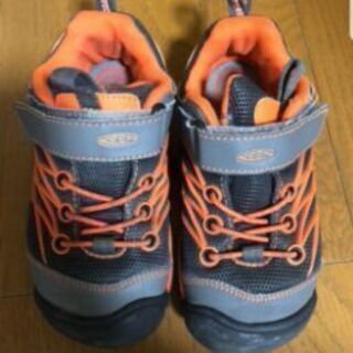 KEEN 子供の登山靴を安く譲ります