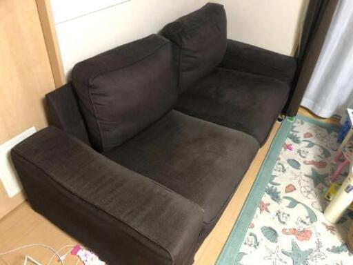 「お話し中」ソファ、オットマン付き