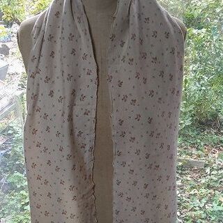 花柄ニットのストールの画像