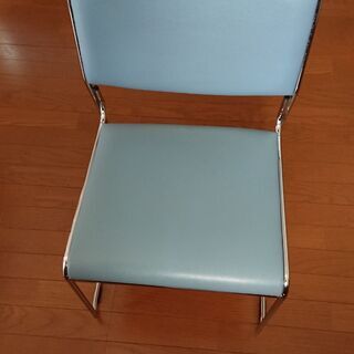 食堂等に使う椅子