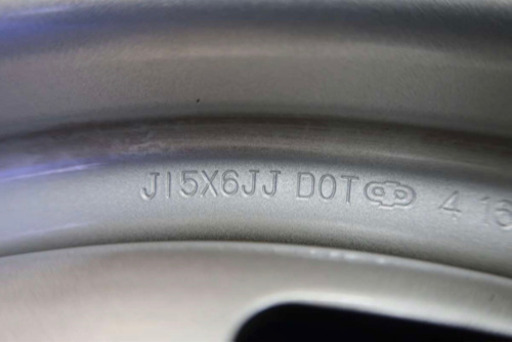スタッドレスタイヤ　195/65R15