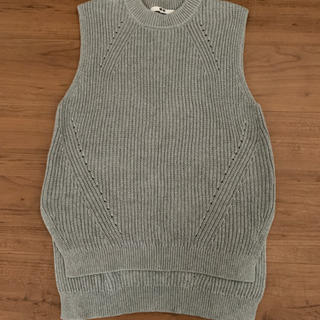UNIQLO ベストM