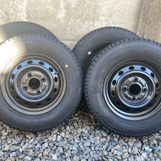 W300 145R12 6PR ブリジストン スタッドレスタイヤ 中古