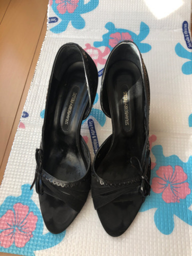 ストロベリーフィールズ　パンプス　24cm