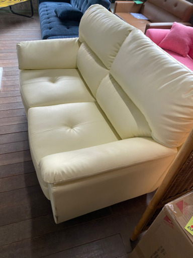 ソファーアイボリー59800円ヲ7800円！