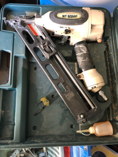 HITACHI 釘打ち機