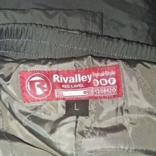 columbiaフードつきコート（M)　revalleyズボン（L）セットでこの値段？？？の画像