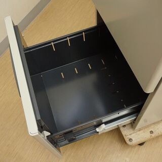 無料！☆中古品☆オフィススチール製ワゴン☆キャビネット☆PLUS製☆2段鍵付きの画像