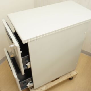 無料！☆中古品☆オフィススチール製ワゴン☆キャビネット☆PLUS製☆2段鍵付きの画像