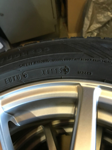 【【決まりました】ダンロップ　DUNLOP製　スタッドレスタイヤ　175 65R15 ホイール付き