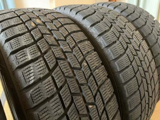 215/60R17 2019年製　スタッドレスタイヤ
