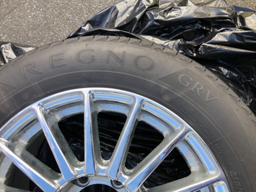 値下げしました❗️ ハイエース200系　乗用タイヤ　レグノ　REGNO