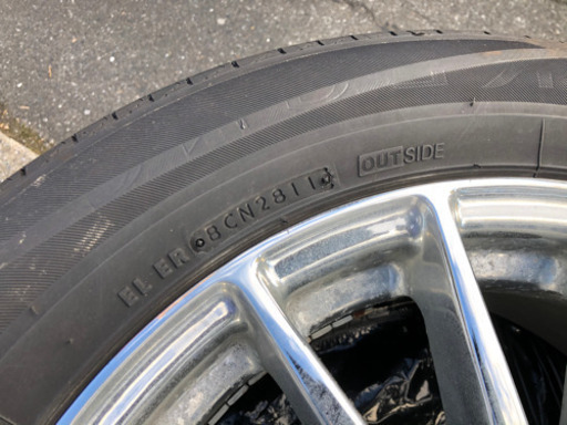 値下げしました❗️ ハイエース200系　乗用タイヤ　レグノ　REGNO