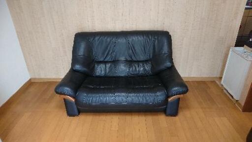 本革ソファー 2本 です