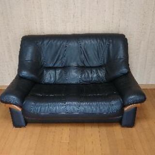 本革ソファー 2本 です
