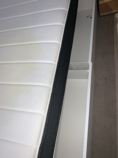 ☆値下げ☆ ニトリ　セミダブルベッド　本体美品　マットに黄ばみあり