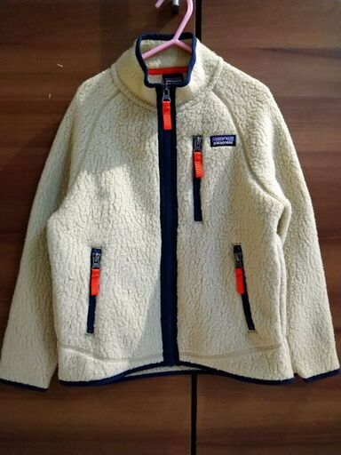 新品タグ付き パタゴニア レトロパイルジャケット 120cm