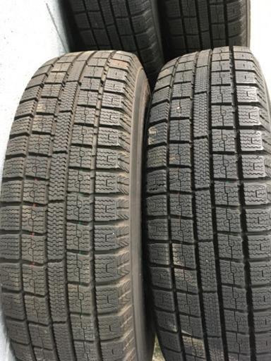 スタッドレスタイヤ　美品　パッソ　ヴィッツ