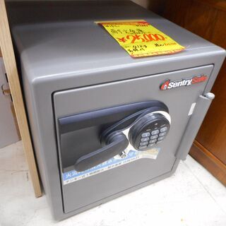 ＩＤ：Ｇ950983　耐火金庫　カギ付
