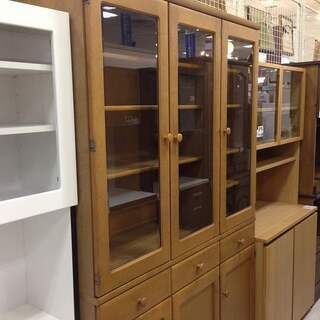 取に来れる方限定！karimoku（カリモク）の食器棚！